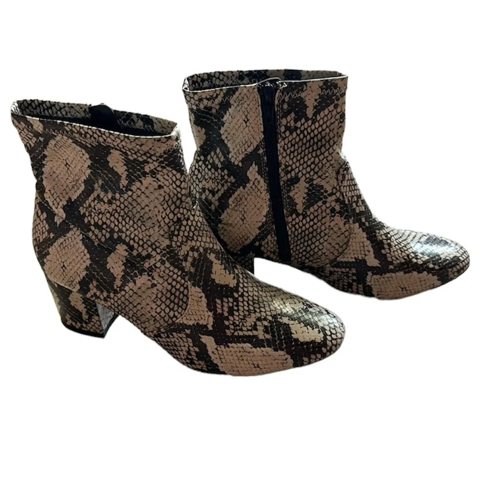 Time And Tru Reptile Look Tan & Brown Size Zip Booties